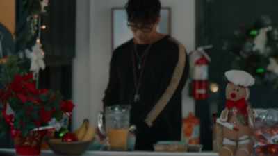 [sighs] - Friends & Family Christmas
