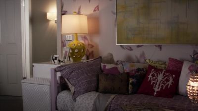 [sighs] - Pretty Little Liars