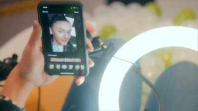 [sighs] - Glow Up: Britain's Next Make-Up Star