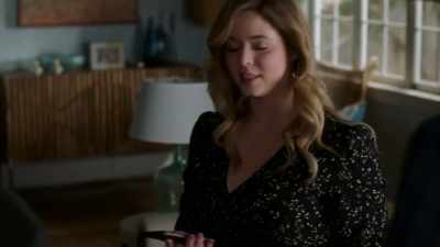 [sighs] - Pretty Little Liars: The Perfectionists