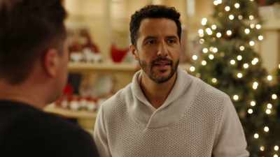 (sighs)
see, this is exactly - Mom's Christmas Boyfriend