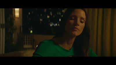 Sign here for 100,000. - Molly's Game