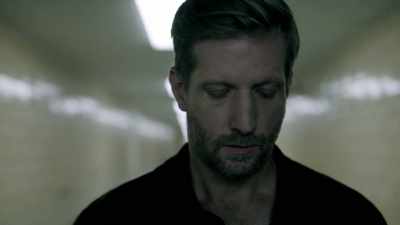Sign here. I've told you this information
and you understand it. - The Night Of