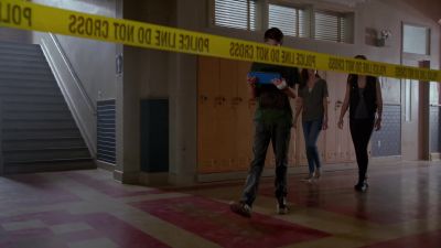 - Signal's getting stronger.
- Joe. - Under the Dome