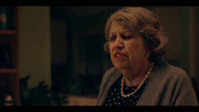 - Signor, call Stephen Lyons.
- Calling Stephen Lyons. - Years and Years