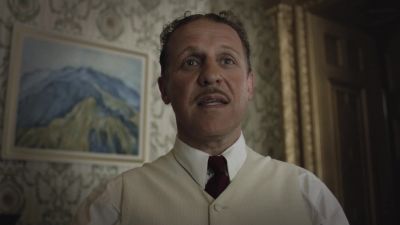 Signore Clayton, he takes his meals,
certainly. - Agatha Christie's Poirot