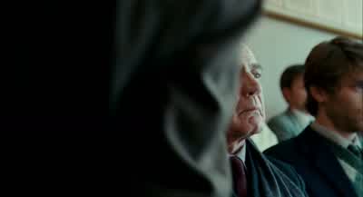 Silence, please. - The Reader