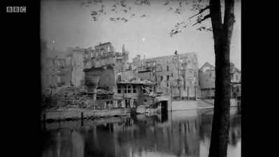 Silence. - Berlin 1945