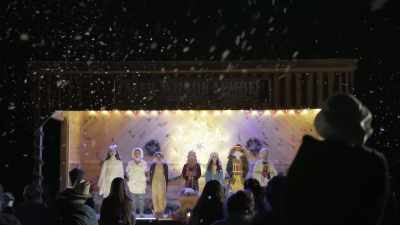 ♪ Silent night - Christmas at the Amish Bakery
