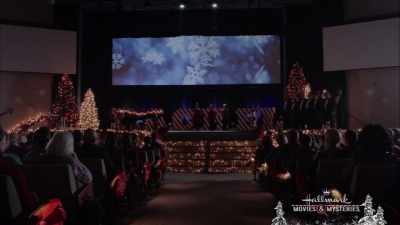 ♪ Silent night, ♪ - A Joyous Christmas