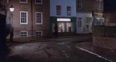 (silverware clattering) - The Vault of Horror