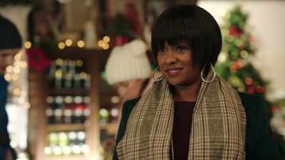 - Sim.
- Darlene Walters está aqui? - 'Tis the Season to be Merry