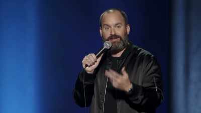 Simţi cum creşte tensiunea:
"E interesant." - Tom Segura: Disgraceful