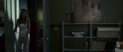 - Simón. - Están fuera, escucha. - The Orphanage