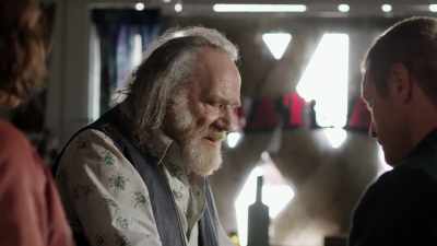 - Simon, I...
- Why did you come in here - Somewhere Between