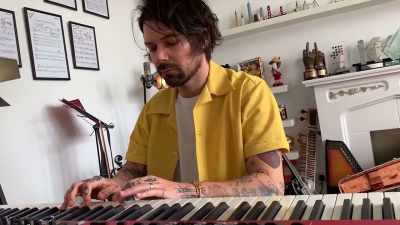 [SIMON] If I don't have
something activating and
engaging my brain - Biffy Clyro: Cultural Sons of Scotland