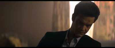 [Simon on phone]
Where the hell are you?
We're leaving - Novocaine