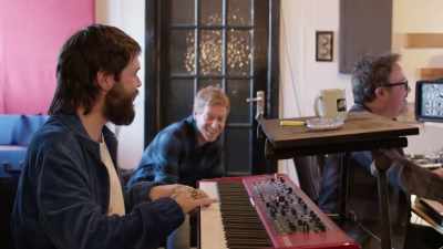 [SIMON] Recent BIFFY records
electronics play a much bigger
part you know. - Biffy Clyro: Cultural Sons of Scotland