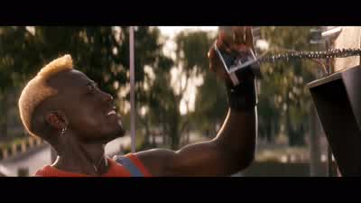 Simon says: everybody sing! - Demolition Man