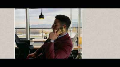 [Simon] We need to go. We need to travel. - The Tinder Swindler
