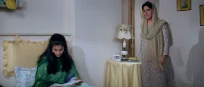 Simran, what are you doing? - Dilwale Dulhania Le Jayenge