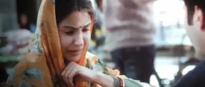 Since we got married this is the
first time we're eating together. - Sui Dhaaga - Made in India