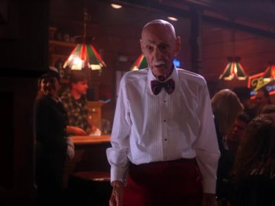 SINGER:
Dust is dancing in the space - Twin Peaks
