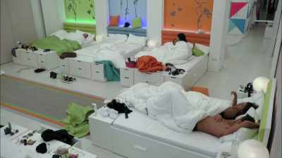 SINGER:
# Sunday morning # - Love Island