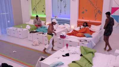 SINGER: # You got to fight - Love Island