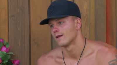 SINGER:
# You're the one I dream of # - Love Island