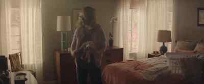 Singing along I But another lonely night - Gloria Bell