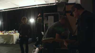 [singing continues] - Coldplay: A Head Full of Dreams