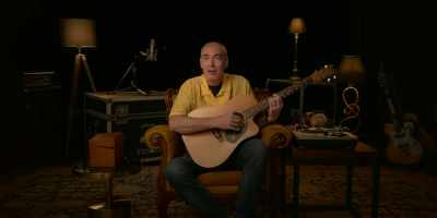 [singing]
Hot potato, hot potato - Hot Potato: The Story of The Wiggles