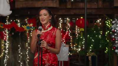 (singing in foreign language) - A Big Fat Family Christmas
