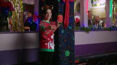  - [singing in Spanish] - Holiday in Santa Fe