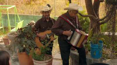 - [singing in Spanish] - Eva Longoria: Searching for Mexico