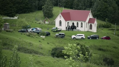 (SINGING IN TE REO)
Come, so we may mourn, - The Gone