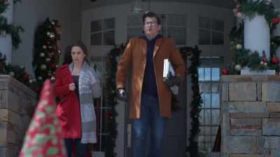 (SINGING) Up on the housetop,
quick, quick, quick, - Haul Out the Holly: Lit Up