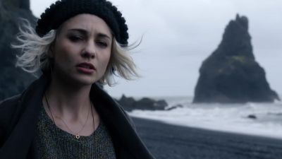 [sings softly in Icelandic,
voice echoing] - Sense8