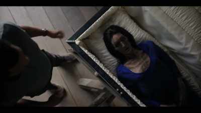 [sinister music playing] - Panhandle