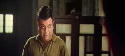 Sir, my arm?
Ok, on my arm. Now come here, come - Vikram Vedha