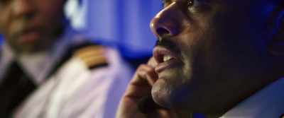 Sir, atc has instructed
us to land. I"m not... - Airliner Sky Battle