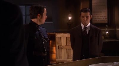 Sir, that body is sitting
awfully high up. - Murdoch Mysteries