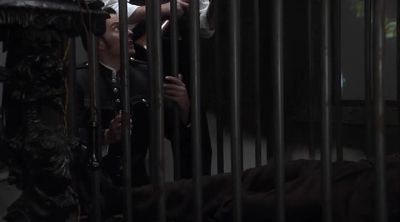 - Sir!
- Can you see the lock, - Murdoch Mysteries