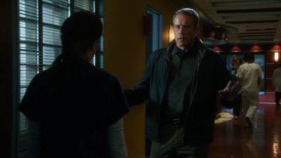 Sir, you can't be here. - CSI: Crime Scene Investigation