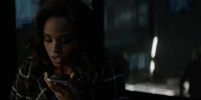 Sir, we could use the help. - Batwoman