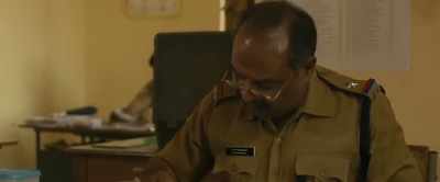 Sir.. - Go inside.. - Sir.. What
is it? - Prasad tried to escape. - Thondimuthalum Driksakshiyum