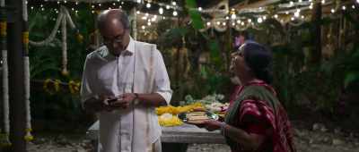 Sir, have some sweets.
I saved them especially for you. - Junglee