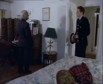 - Sir?
- How's the old lady? - Inspector Morse