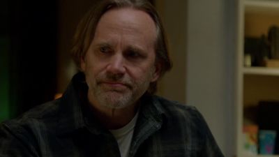 Sir, I need
to talk to you, please. - Chicago P.D.